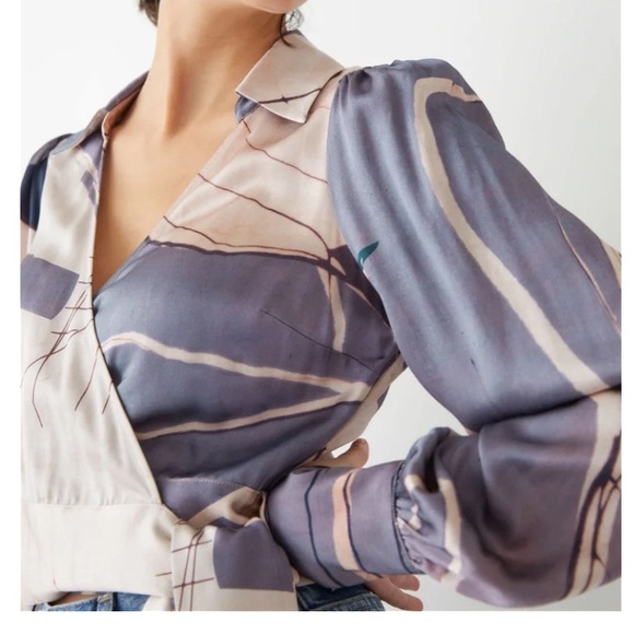 & Other Stories Top Wrap Cropped - Picture 4 of 11